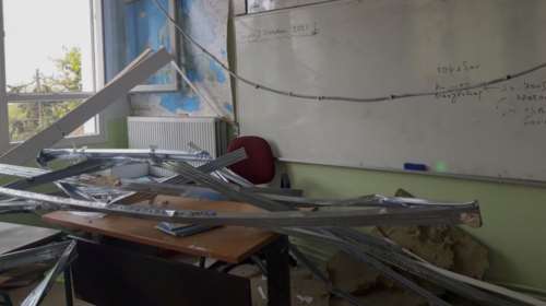 Θεσσαλονίκη: &quot;Ακούσαμε ένα μπαμ,το ταβάνι άρχισε να πέφτει&quot; - Τα παιδιά περιγράφουν πώς κατέρρευσε η οροφή στο δημοτικό