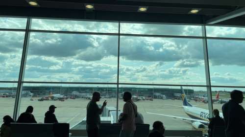 Έκλεισαν τα αεροδρόμια των Βρυξελλών και της Λιέγης εξαιτίας της εμφάνισης ενός drone