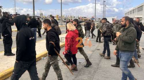 Ανοιξε το αεροδρόμιο του Ηρακλείου, αποχώρησαν οι αγρότες - Η εικόνα των μπλόκων σε τελωνεία και εθνικές οδούς