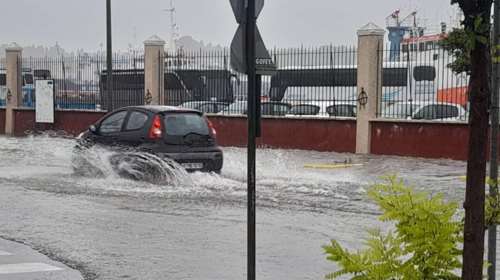 Κέρκυρα: Πλημμύρησαν δρόμοι και σπίτια από την κακοκαιρία, κλειστά τα σχολεία [εικόνες - βίντεο]