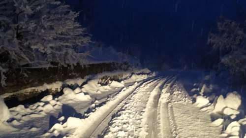 Κακοκαιρία &quot;Διομήδης&quot;: Δύσκολη νύχτα για Μακεδονία και Κεντρική Ελλάδα - Χιόνια, βροχές και πολικές θερμοκρασίες [Εικόνες - Βίντεο]