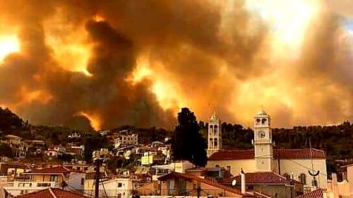 Φλέγεται η Εύβοια: Εκκενώνονται Αγία Άννα, Παλαιόβρυση, Κεραμεία και Αγκάλη - Μάχη με τη φωτιά για Κεχριές, Δάφνη και Σκεπαστή