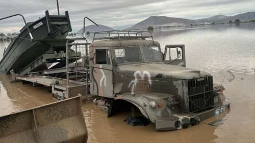 Η Καθημερινή αποκαλύπτει το αλαλούμ τις πρώτες ώρες της καταστροφής- Τα χωριά πνίγονταν, οι πυροσβέστες και ο Στρατός άφαντοι