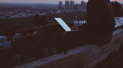 Revenge porn: &quot;Έγραψα όνομα, επίθετο και περιοχή&quot; - Σοκάρει άνδρας που &quot;ανέβασε&quot; πορνογραφικό υλικό συντρόφου του