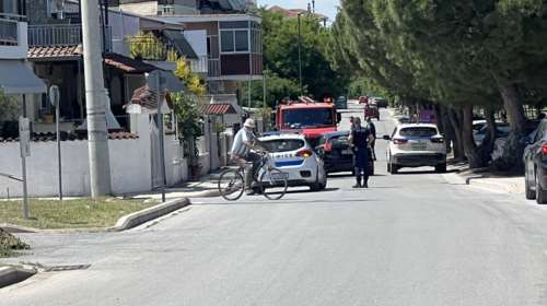 Σοκ στη Λάρισα: 60χρονη γυναίκα πήγε να βάλει τέλος στη ζωή της - Έκοψε με γυαλί τις φλέβες της