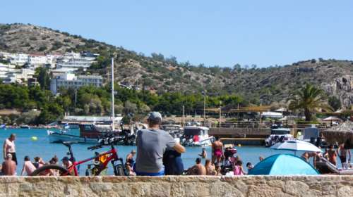 Κοινωνικός Τουρισμός: Ξεκινούν οι αιτήσεις για 300.000 επιταγές, έναν μήνα νωρίτερα - Ποιοι είναι οι δικαιούχοι