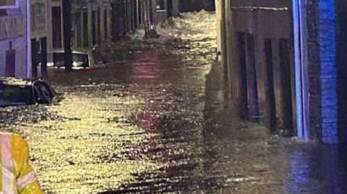 Ο &quot;Μπερτ&quot; δοκιμάζει τη Βρετανία: Πρωτοφανείς πλημμύρες στην Ουαλία - Σε συναγερμό οι αρχές για κατολισθήσεις [εικόνες]