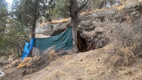 Εστησαν σκηνές στον λόφο του Φιλοπάππου αλλά…ουδείς ενδιαφέρεται - Δυο βήματα από την Ακρόπολη