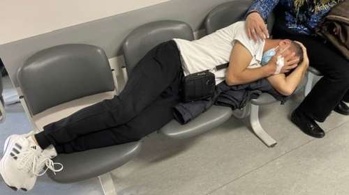 Αντιδράσεις για τη φωτογραφία στο Θεαγένειο με ασθενή ξαπλωμένο σε καρέκλες αντί για κρεβάτι - ΕΔΕ διέταξε ο Γεωργιάδης