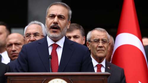 Τουρκικά ΜΜΕ για την ένταση στην Κάσο: Ενεργοποιήθηκαν τα κόκκινα τηλέφωνα - Επιμένει ο Φιντάν για το τουρκολιβυκό μνημόνιο