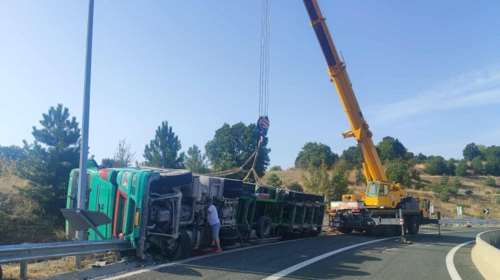 Κοζάνη: Νταλίκα ντεραπάρισε σε κάθετο άξονα της Εγνατίας Οδού - Κλειστό το ρεύμα Μικρόκαστρο-Σιάτιστα [βίντεο]