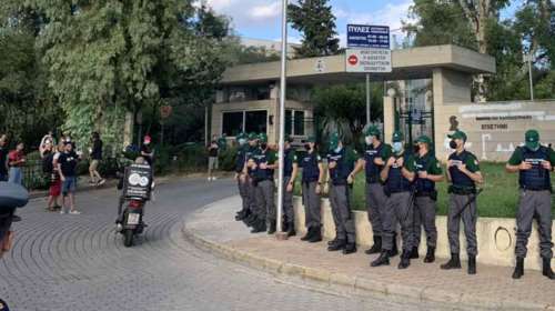 Πανεπιστημιακή Αστυνομία: Ξεκίνησαν οι περιπολίες στου Ζωγράφου - Πρεμιέρα με συγκεντρώσεις φοιτητών που αντιδρούν [Εικόνες]