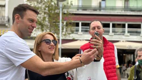 Κασσελάκης από Καλαμάτα: Οι πολιτικοί πρέπει να είναι μέσα στην κοινωνία χωρίς προειδοποίηση