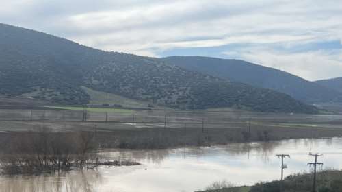 Υπερχείλισε ο Πηνειός έξω από τη Λάρισα - Πλημμύρισαν αγροτικές εκτάσεις [εικόνες - βίντεο]