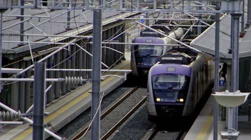 Πάσχα στο χωριό: Νέα &quot;κόλπα&quot; - Μαζική έξοδος με τον προαστιακό για να γλιτώσουν τον έλεγχο