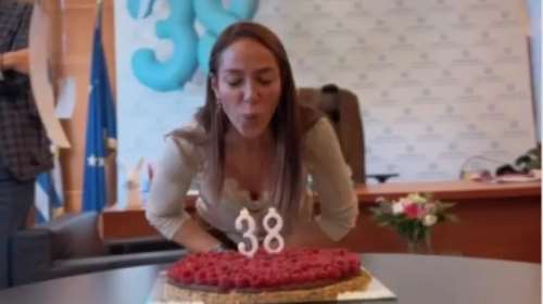 Γενέθλια για τη Δόμνα Μιχαηλίδου: Έκλεισε τα 38 και έσβησε κεράκια με τα αγαπημένα της πρόσωπα