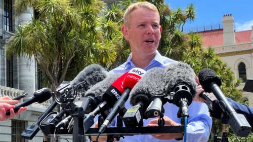 Ο Κρις &quot;Τσίπι&quot; Χίπκινς είναι ο νέος πρωθυπουργός της Νέας Ζηλανδίας - Στη θέση της Τζασίντα Άρντερν