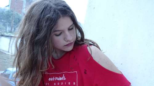 Βόλος: Την έθαψαν ντυμένη νύφη - Ράγισαν καρδιές στην κηδεία της 19χρονης Μαρίας