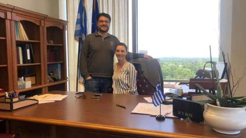 Ουκρανία: Αγωνία για τον Έλληνα πρόξενο στη Μαριούπολη - Παραμένει εγκλωβισμένος - Τι λέει η αδερφή του