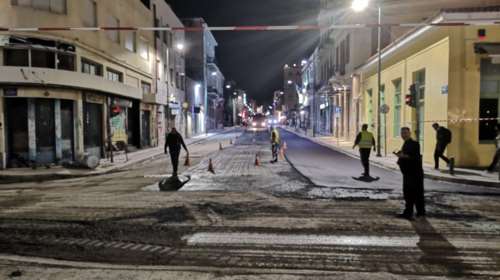 Δήμος Αθηναίων: Συνεχίζονται μέρα και νύχτα οι ασφαλτοστρώσεις σε δρόμους της πόλης