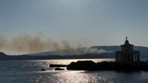Φωτιά στην Κεφαλονιά - Κινητοποίηση της πυροσβεστικής