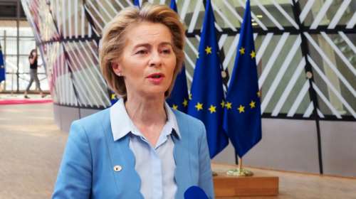 Ούρσουλα φον ντερ Λάιεν: Δεν μπορώ να ταξιδέψω στην Ελλάδα τώρα - Το &quot;ευχαριστώ&quot; στα ελληνικά [βίντεο]