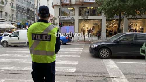 Θεσσαλονίκη: Χτύπησε τροχονόμο με το φορτηγό επειδή του έκοψε κλήσεις - Προσπάθησε να τον χτυπήσει ξανά με όπισθεν