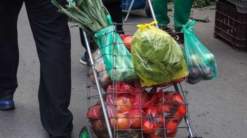 Πλημμύρες στη Θεσσαλία: Πανάκριβα τα αγροτικά προϊόντα- Αυξήσεις &quot;φωτιά&quot; έως και 55% στις τιμές χονδρικής