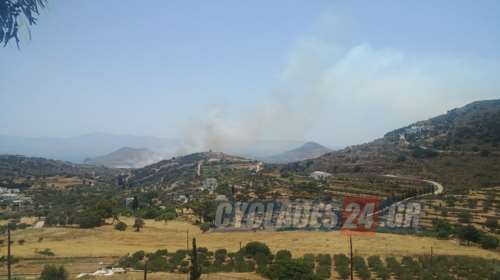 Μεγάλη φωτιά στην Πάρο - Κοντά στα σπίτια οι φλόγες - Ενισχύονται οι δυνάμεις πυρόσβεσης