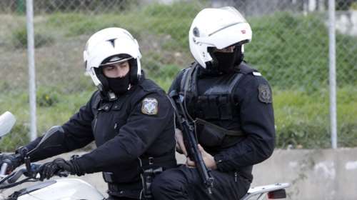 Επιχείρηση της ΕΛ.ΑΣ για βρέφος που έπαθε άπνοια: Μέσα σε μόλις 11 λεπτά το μετέφεραν στο Παίδων [βίντεο]