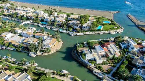 Το άγνωστο... Μαϊάμι της Ελλάδας που απέχει μόλις 2 ώρες από την Αθήνα - Εξωτικό μέρος [βίντεο]