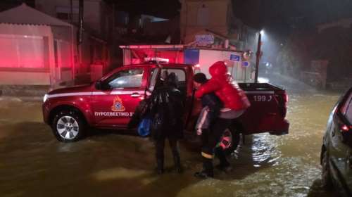 Πλημμύρες σε Χίο και Κρήτη: Ποτάμια οι δρόμοι, κατολισθήσεις και πτώσεις δέντρων [βίντεο]