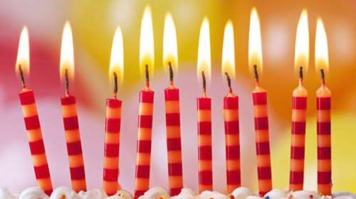 Διάσημη παρουσιάστρια έγινε 40 ετών και πόζαρε στον φακό του γιου της!