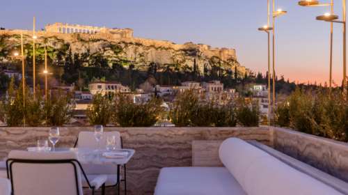 Φιλιά, έρωτας και premium Valentine’s dinner: Φέτος ο έρωτας περνάει από το The Dolli