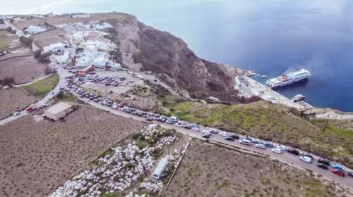 Σαντορίνη: &quot;Οσο δεν γίνεται ο κύριος σεισμός, αυξάνεται το μέγεθός του - Ενεργοποιήθηκε το ρήγμα του &#39;56&quot;, λέει ο Τσελέντης