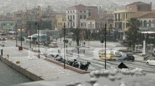 Λέσβος: Καταρρακτώδης βροχή και χαλαζόπτωση στο νησί - Ποτάμια οι δρόμοι στη Μυτιλήνη από την Adel