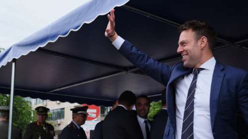 Ο Κασσελάκης ανακοινώνει το πόθεν έσχες του - Σύγκρουση με τον Μητσοτάκη λίγο πριν την ευρωκάλπη της Κυριακής