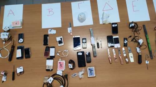 Φυλακές Πάτρας και Μαλανδρίνου: Βρήκαν μπετόβεργες, μαχαίρια, ρόπαλα και αλκοόλ [εικόνες]