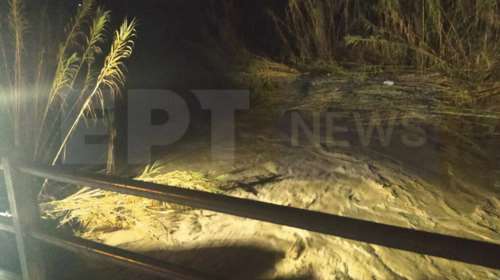 Ηλεία: Φωτογραφία ντοκουμέντο από το μοιραίο αυτοκίνητο πριν χαθεί στα νερά - Ακαρπες οι έρευνες για το αγνοούμενο ζευγάρι