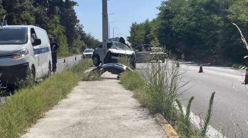 Τραγωδία στη Λάρισα: Νεκρή νεαρή γυναίκα σε τροχαίο - Έπεσε με το αυτοκίνητό της σε κολώνα [εικόνες]