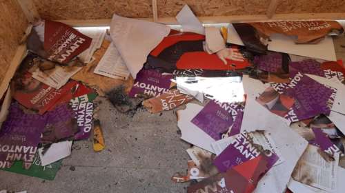 Έκαψαν εκλογικό περίπτερο του ΣΥΡΙΖΑ στη Νεάπολη Νίκαιας: &quot;Δεν θα μας τρομοκρατήσουν&quot; [εικόνες]