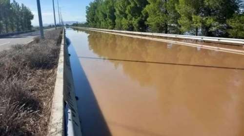 Παραμένει κλειστή η Εθνική Οδός στη Λάρισα - Θα χρειαστούν ημέρες για την αποκατάστασή της