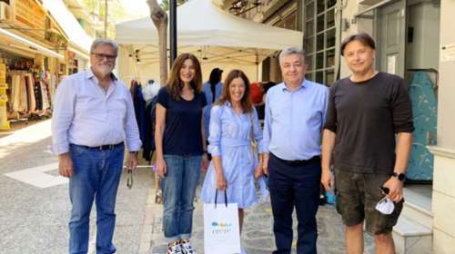 Βικτόρια Χίσλοπ: Στα γυρίσματα της σειράς της ΕΡΤ &quot;Καρτ Ποστάλ&quot; στην Κρήτη - Βασισμένη στο βιβλίο της [εικόνες]