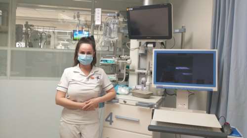 Γιάννα Νικολάου: Η Τρικαλινή νοσηλεύτρια που υπηρετεί σε ΜΕΘ Covid της Ολλανδίας