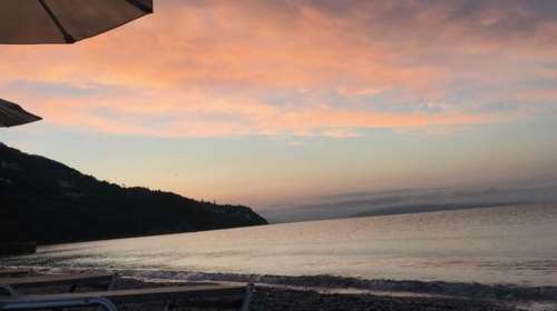 Κέρκυρα: &quot;Ύψος&quot;, το μαγικό παραλιακό χωριό με τη γαλαζοπράσινη θάλασσα [εικόνες]