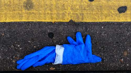 Κορονοϊός - Ρώμη: Πρόστιμο μέχρι 500 ευρώ σε όποιον πετά στους δρόμους μάσκες και γάντια