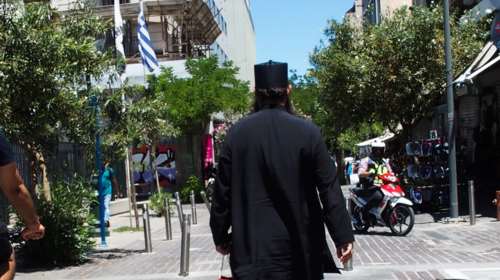 Θεσσαλονίκη: Καταγγελίες για εμπλοκή αρχιμανδρίτη σε οικονομικά και σεξουαλικά σκάνδαλα - Τι απαντά η Μητρόπολη