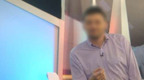 Με μήνυση κατά της συντρόφου του απαντά ο δημοσιογράφος της ΕΡΤ - &quot;Προσπάθησε να την απωθήσει κι έγινε ό,τι έγινε&quot; [βίντεο]