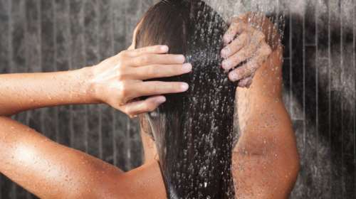 3 συστατικά που πρέπει να αποφύγεις στο conditioner αν έχεις βαμμένα μαλλιά