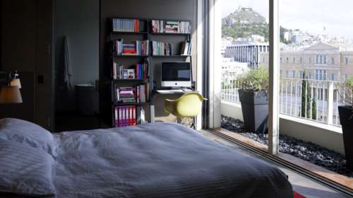 Ένα κομψό penthouse με φόντο τον Εθνικό Κήπο, τη Βουλή και την Ακρόπολη